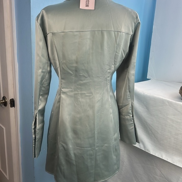 MISGUIDED DEEP CUFF SLIM FIT DRESS SHIRT IN SAGE - Picture 6 of 11